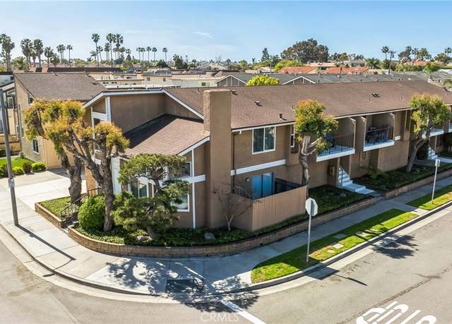 Property at 16861 Green Ln, Huntington Beach, CA 92649, 8 beds, 7 baths