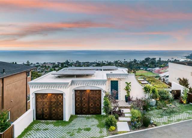 Property at 825 Coast View Dr, Laguna Beach, CA 92651, 3 beds, 3.5 baths