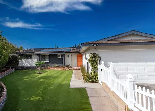 Property at 25609 Oakbar Ct, Newhall, CA 91321, 4 beds, 4 baths