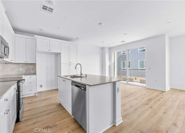 Property at 9423-1/2 N Sepulveda Blvd #6, North Hills, CA 91343, 1 bed, 1.5 baths