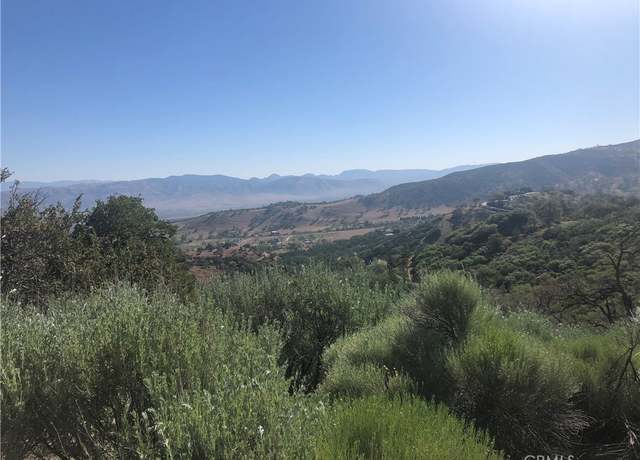 Property at 17450 Matterhorn Dr, Tehachapi, CA 93561