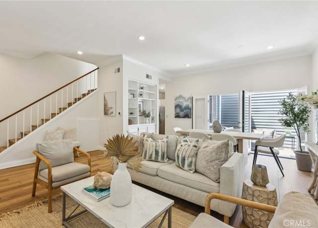 Property at 1304 12th St Unit B, Manhattan Beach, CA 90266, 2 beds, 2.5 baths