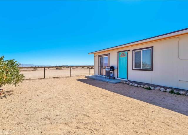 Property at 76233 Amboy Rd, 29 Palms, CA 92277, 3 beds, 2 baths
