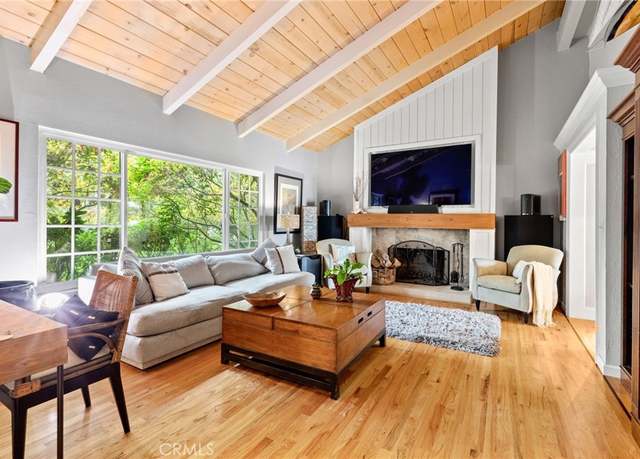 Property at 121 Greenbrier Dr, Aptos, CA 95003, 5 beds, 2.5 baths