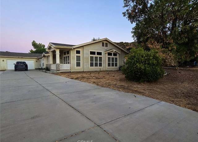 Property at 33220 Wilson St, Wildomar, CA 92595, 4 beds, 3 baths