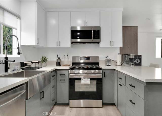 Property at 5226 W 20th St, Los Angeles, CA 90016, 8 beds, 6 baths