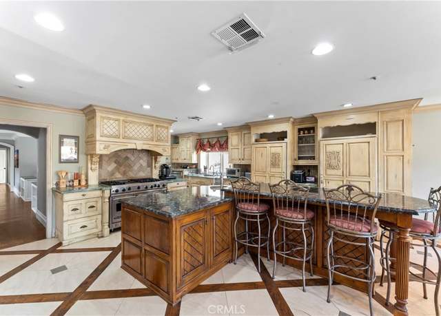 Property at 34037 Agua Dulce Canyon Rd, Agua Dulce, CA 91390, 6 beds, 4.5 baths
