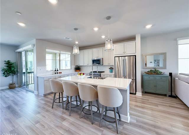 Property at 7270 Crystal Dr, Huntington Beach, CA 92648, 4 beds, 3.5 baths