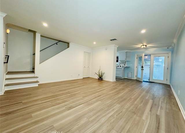 Property at 11138 Aqua Vista St #3, Studio City, CA 91602, 2 beds, 1.5 baths