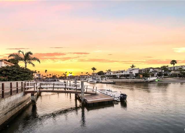 Property at 3908 Channel Pl, Newport Beach, CA 92663, 2 beds, 2.5 baths