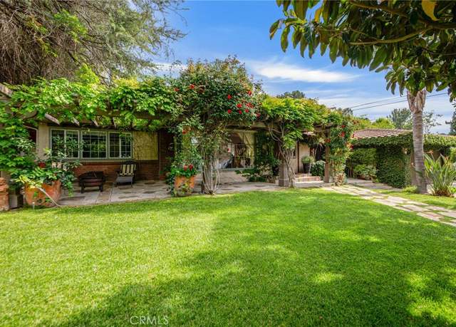 Property at 22658 Arriba Dr, Saugus, CA 91350, 3 beds, 2.5 baths