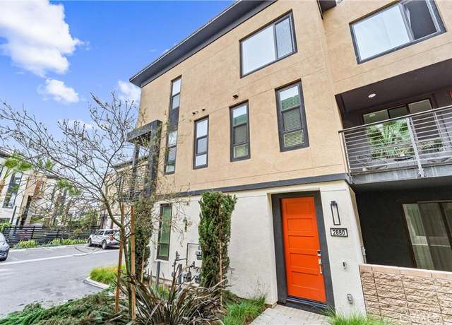Property at 2880 N Glassell St, Orange, CA 92865, 2 beds, 2.5 baths