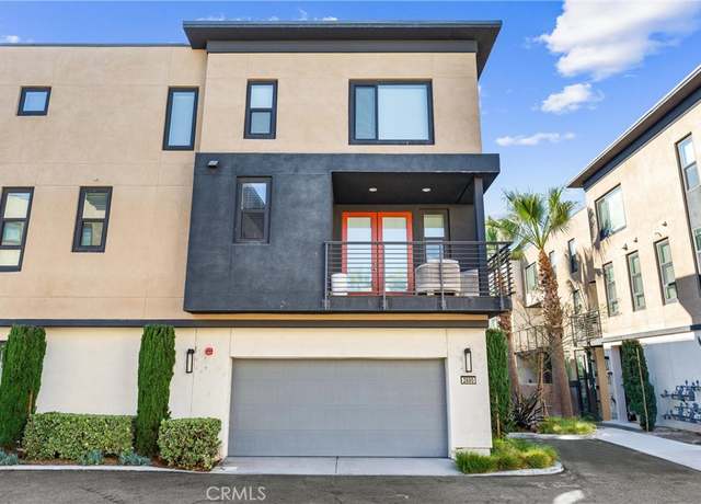 Property at 2880 N Glassell St, Orange, CA 92865, 2 beds, 2.5 baths