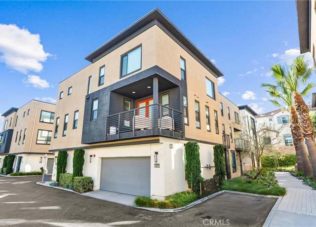 Property at 2880 N Glassell St, Orange, CA 92865, 2 beds, 2.5 baths