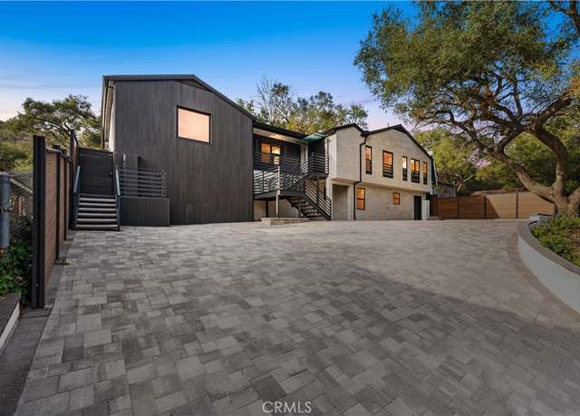Property at 2911 E Chevy Chase Dr, Glendale, CA 91206, 5 beds, 4 baths