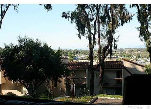 Property at 726 Silver Dr, Vista, CA 92083, 2 beds, 1 bath