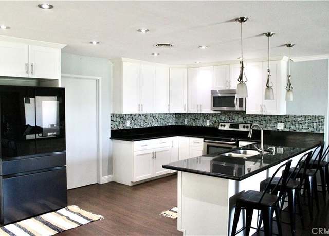 Property at 43340 Illinois Ave, Palm Desert, CA 92211, 3 beds, 2 baths
