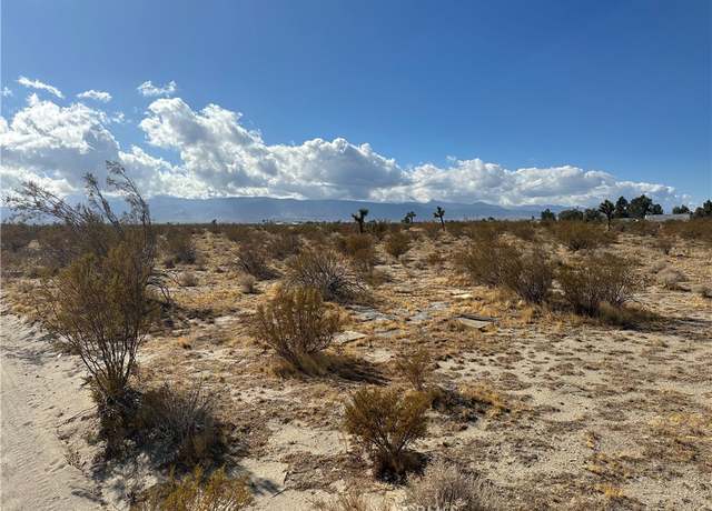 Property at 14778 Johnson Rd, Phelan, CA 92371