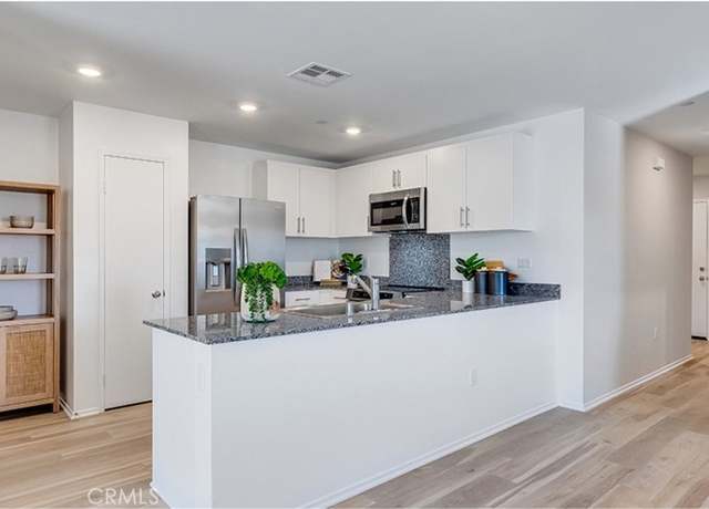 Property at 14284 Notre Dame St, Hesperia, CA 92345, 4 beds, 2 baths
