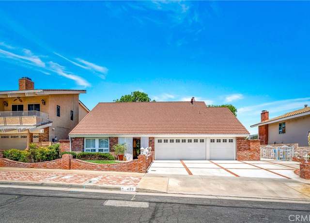 Property at 433 Fairway Dr, Palmdale, CA 93551, 5 beds, 3.5 baths