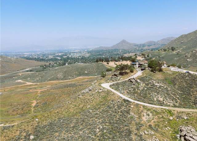 Property at 20682 Hill Top Dr, Riverside, CA 92507, 3 beds, 2 baths