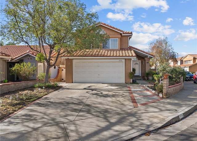 Property at 19709 Azure Field Dr, Newhall, CA 91321, 3 beds, 3 baths