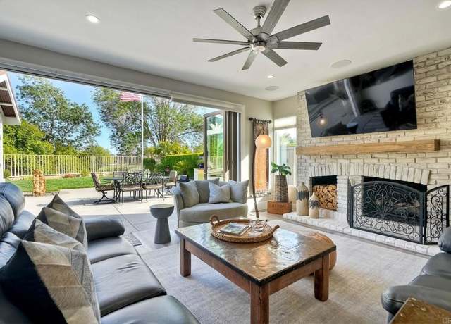 Property at 1109 Countrywood Ln, Vista, CA 92081, 4 beds, 2.5 baths