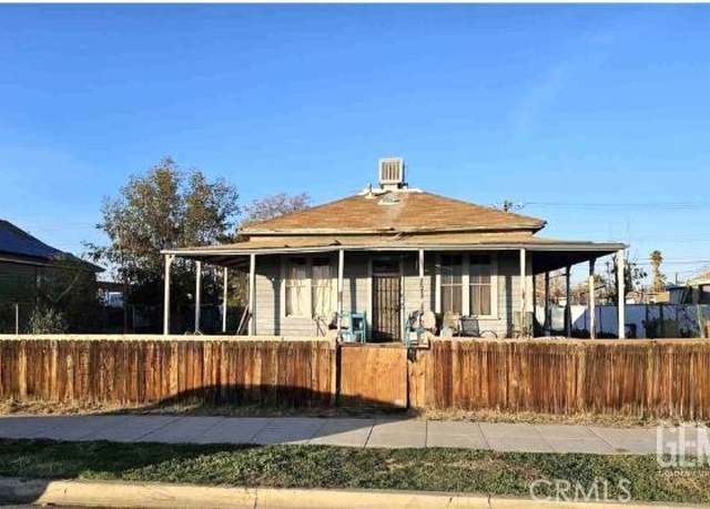 Property at 1412 Kentucky St, Bakersfield, CA 93305, 2 beds, 1 bath