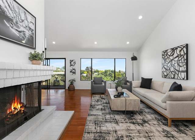 Property at 6635 Caminito Scioto, La Jolla, CA 92037, 2 beds, 2.5 baths