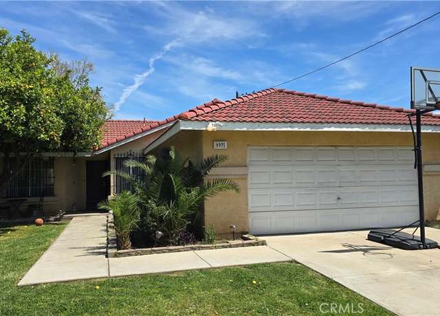 Property at 8975 Beech Ave, Fontana, CA 92335, 4 beds, 2 baths