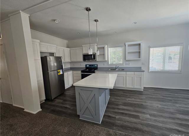Property at 999 S Santa Fe Ave #35, San Jacinto, CA 92583, 2 beds, 2 baths
