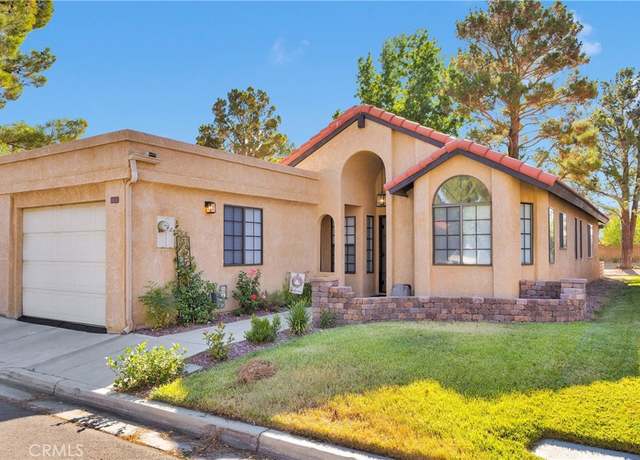 Property at 11722 Oak St, Apple Valley, CA 92308, 2 beds, 2 baths