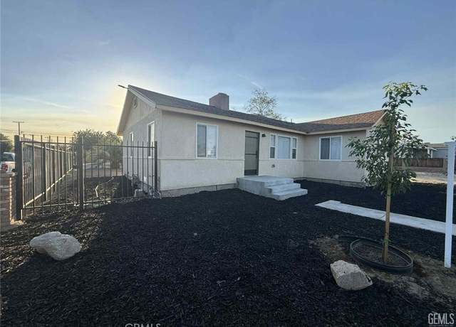 Property at 214 Madison St, Bakersfield, CA 93307, 2 beds, 1 bath