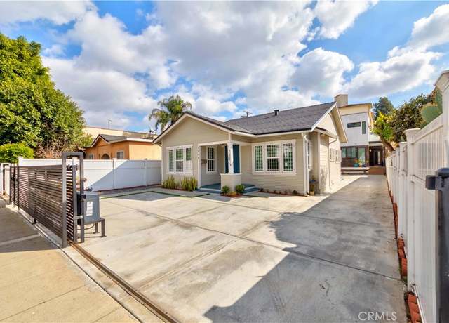 Property at 1238 S Muirfield Rd, Los Angeles, CA 90019, 6 beds, 5.5 baths