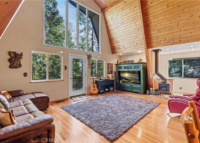 Property at 1289 Aleutian Dr, Lake Arrowhead, CA 92352, 2 beds, 2 baths