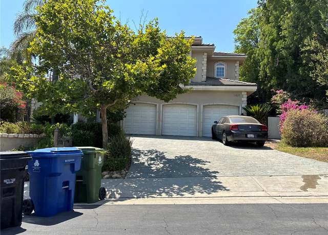 Property at 9507 Hunt Club Ln, Chatsworth, CA 91311, 5 beds, 5 baths
