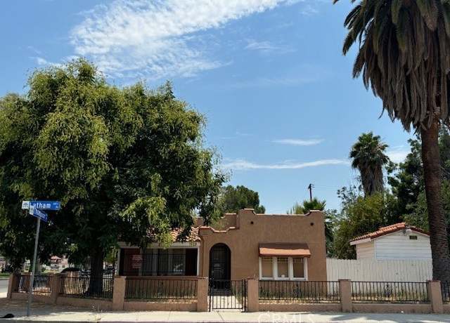 Property at 629 E Latham Ave, Hemet, CA 92543, 3 beds, 1 bath