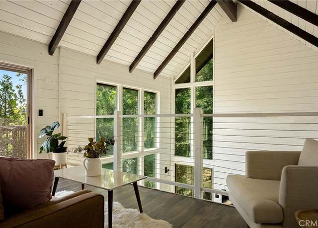 Property at 332 Grizzly Rd, Lake Arrowhead, CA 92352, 3 beds, 2.5 baths