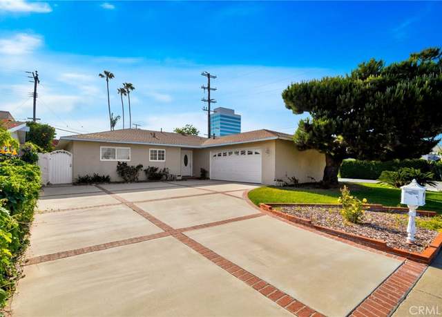 Property at 17121 Granada Ln, Huntington Beach, CA 92647, 4 beds, 2 baths