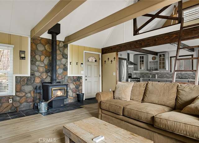 Property at 24052 Skyland Dr, Crestline, CA 92325, 3 beds, 2 baths