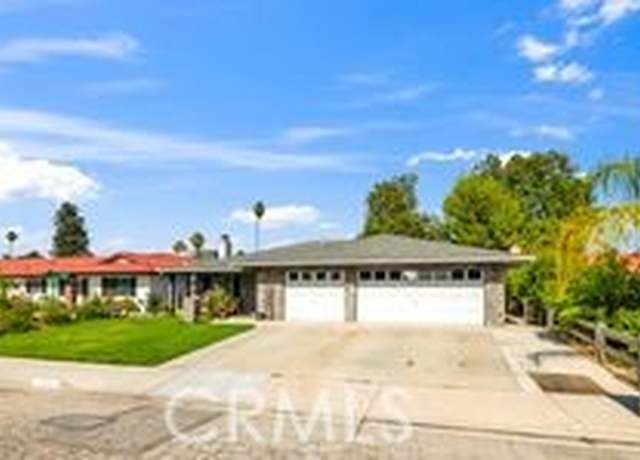 Property at 25924 Casa Loma Ct, Hemet, CA 92544, 3 beds, 2 baths