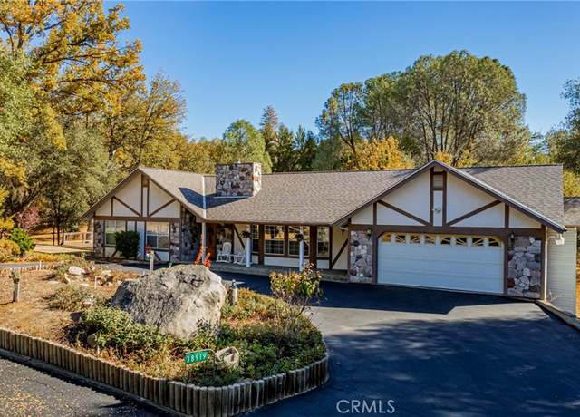 Property at 38919 Marigold Ln, Oakhurst, CA 93644, 4 beds, 2.5 baths