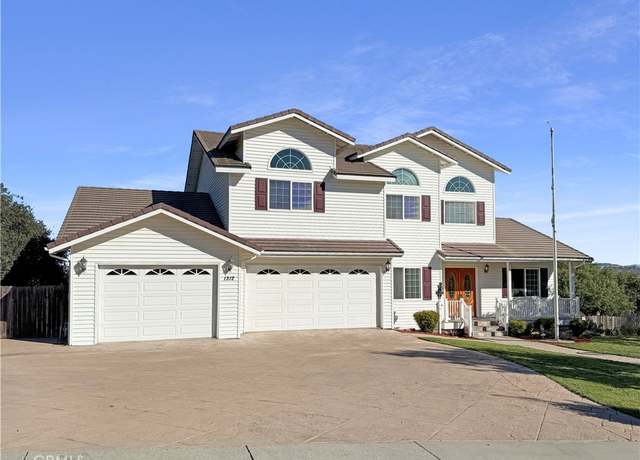 Property at 1312 Oak Ridge Way, Paso Robles, CA 93446, 4 beds, 4.5 baths