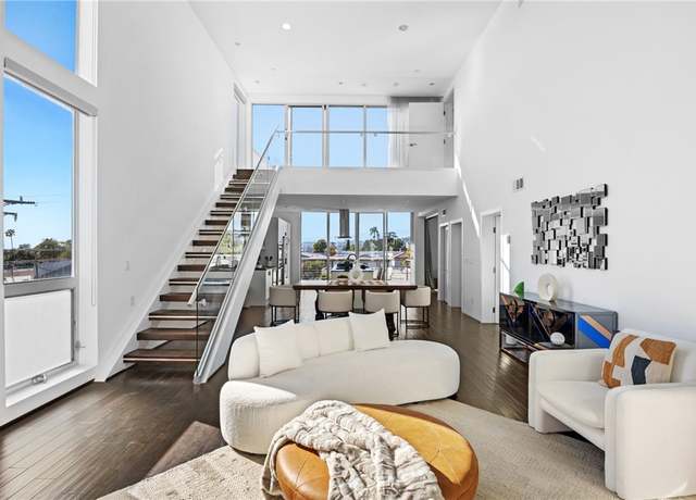 Property at 925 North Genesee Ave #4, West Hollywood, CA 90046, 2 beds, 3 baths