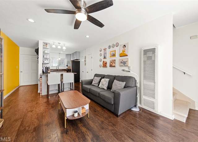 Property at 1260 E 4th St #6, Long Beach, CA 90802, 2 beds, 1.5 baths