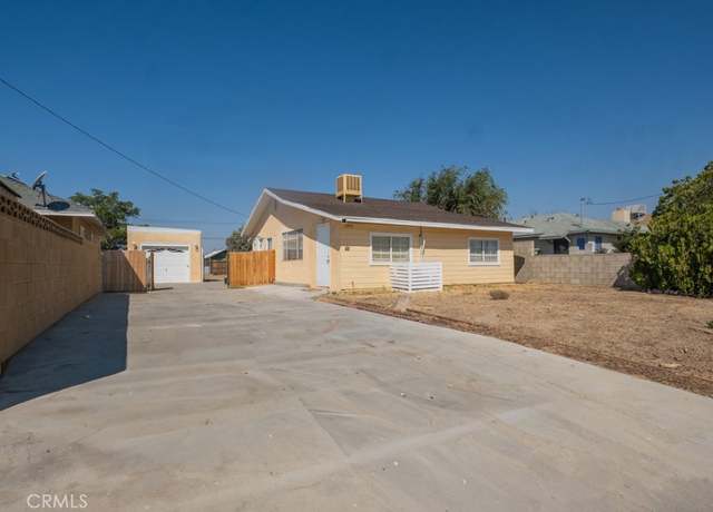 Property at 2725 Desert St, Rosamond, CA 93560, 2 beds, 1 bath