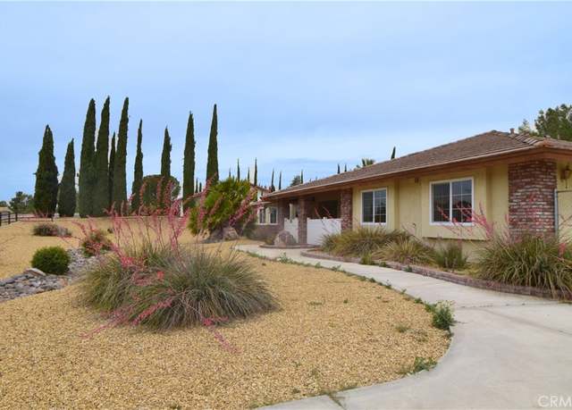 Property at 19180 Osceola Rd, Apple Valley, CA 92307, 3 beds, 2.5 baths
