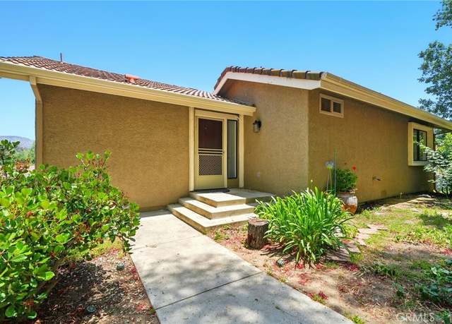Property at 425 Vista Dorado Ln, Oak Park, CA 91377, 3 beds, 2.5 baths