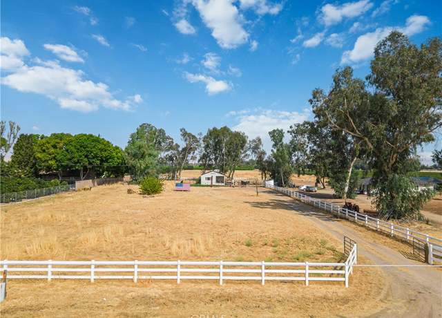 Property at 3520 N Bethel Ave, Sanger, CA 93657, 3 beds, 1 bath