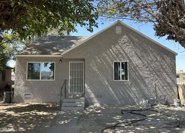 Property at 209 T St, Bakersfield, CA 93304, 3 beds, 2 baths